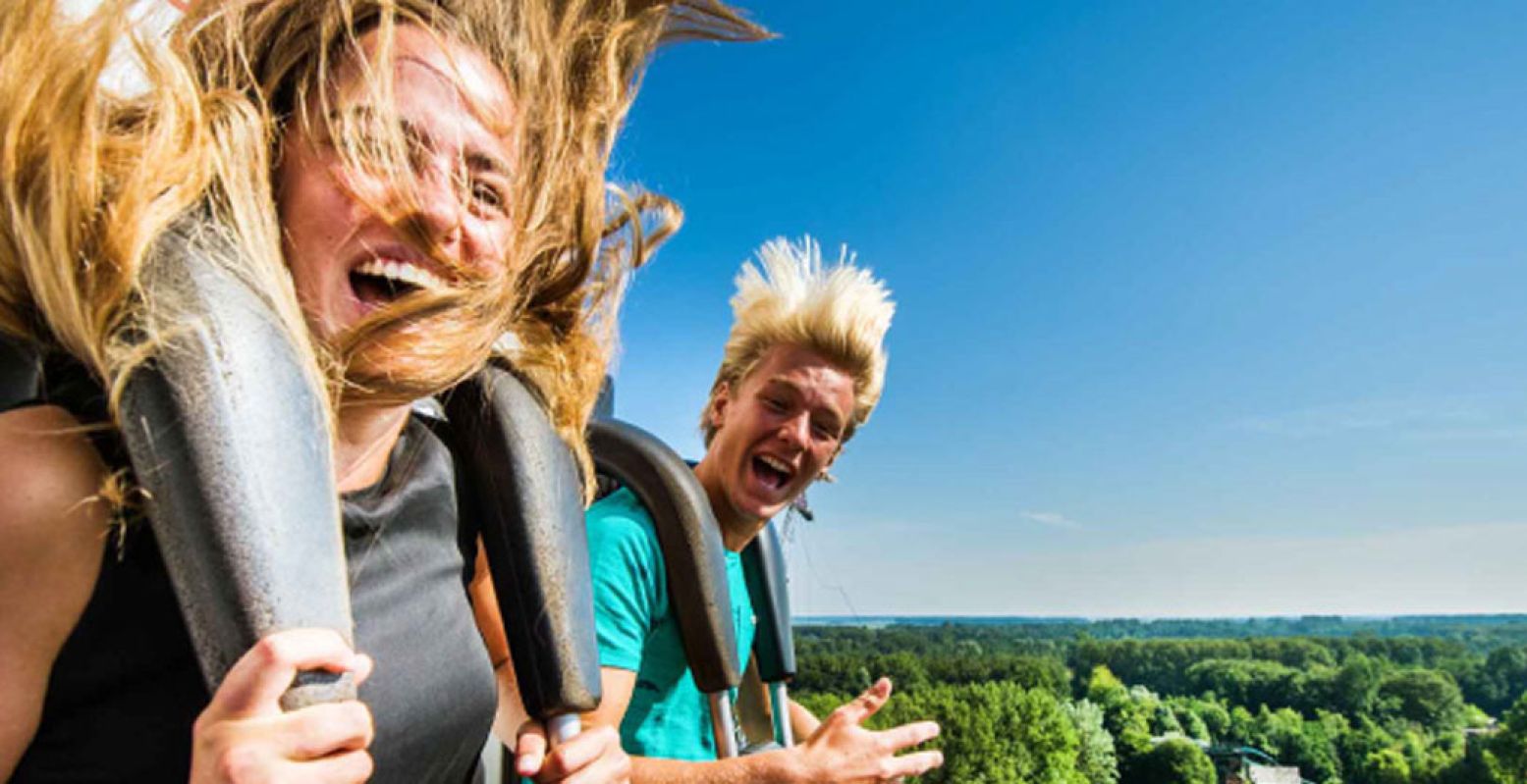 Ook een dagje pretpark is heel leuk voor een dagje uit met z'n tweeën! Bekijk alle romantische tips en aanraders door het hele land! Foto: Walibi Holland