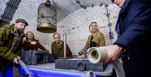 Budgetproof en tienerproof: leuke dagjes uit met korting Spannend, stiekem een beetje leerzaam en vooral heel leuk: Fort Pannerden. Foto: Fort Pannerden © Duncan de Fey.