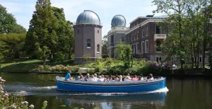 Op pad in Leiden Heerlijk varen met Bootjes en Broodjes.