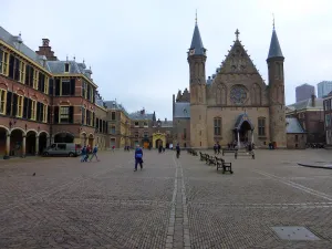 Het Binnenhof met de Ridderzaal. Foto: DagjeWeg.NL