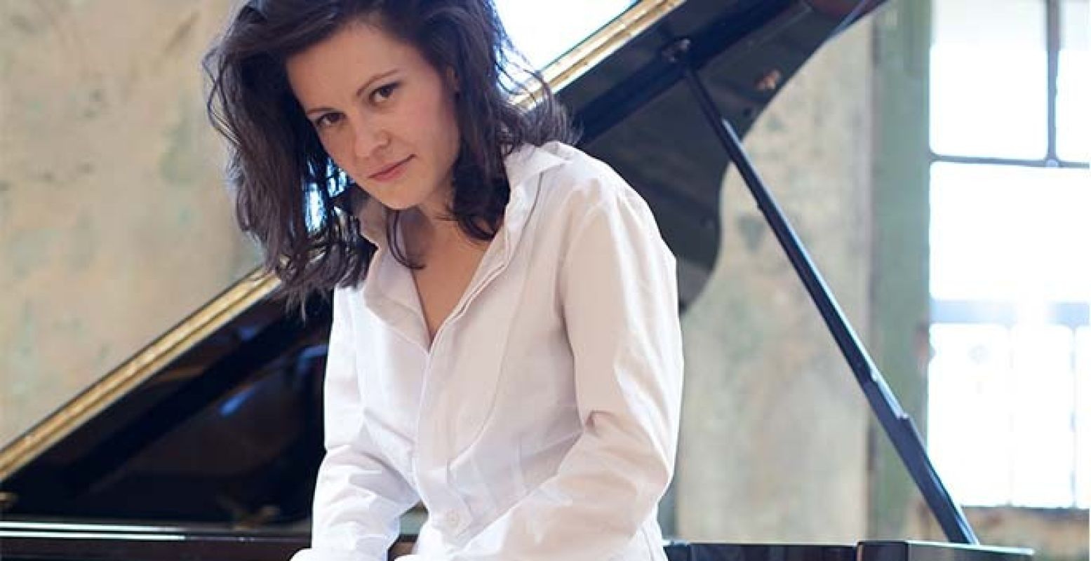 Pianiste Hanna Shybayeva speelde mee op de cd en tijdens het concert op 20 februari. Foto: Promotiebeeld