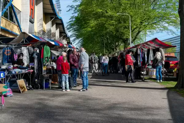 XXL Vlooienmarkt WillemII stadion Tilburg 28 juni Ingrid Wardenaar fotografe