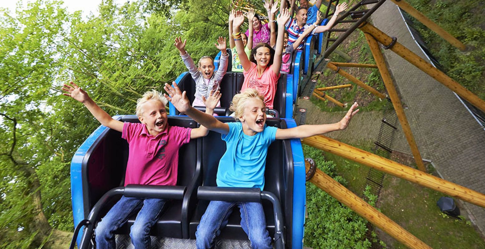 Populair onder kids en tieners: een dagje naar een pretpark. Vinden vaders ook leuk! Foto: © AP Duinrell.