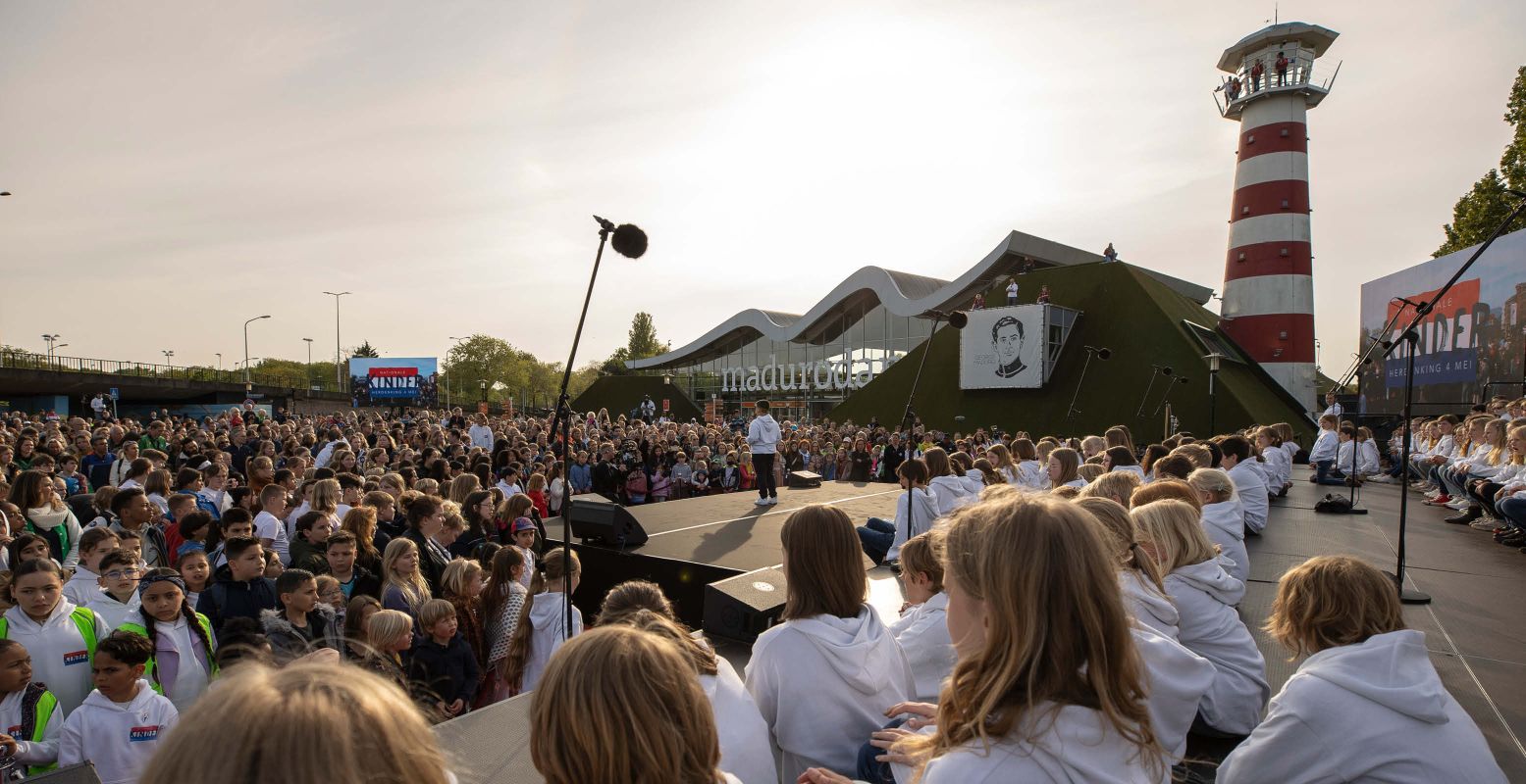 Een herdenking speciaal voor kinderen in Madurodam. Foto: Nationale Kinderherdenking