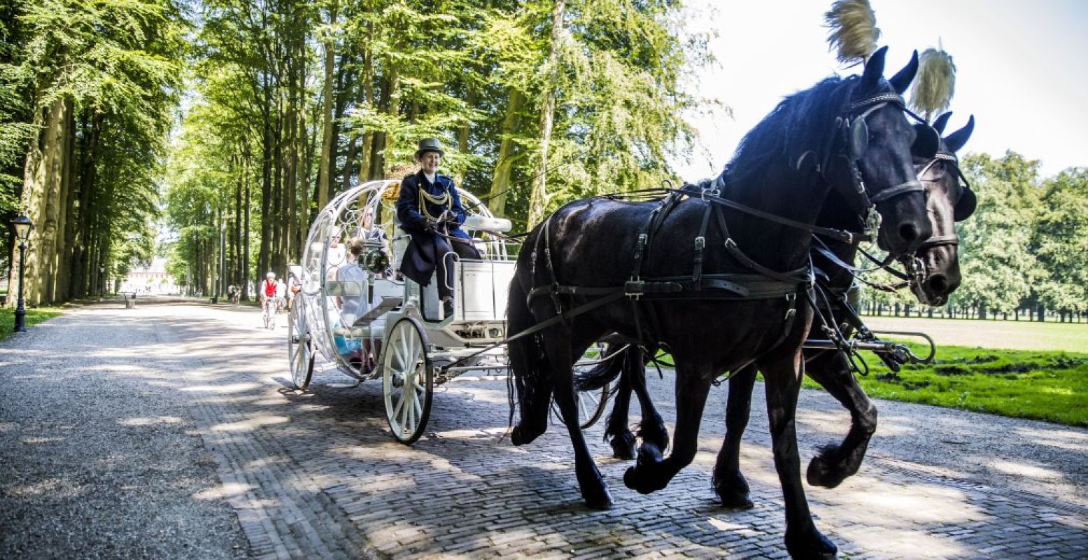 Wie rijdt er mee in deze sprookjesachtige koets? Foto: Paleis Het Loo