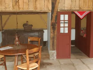 Stap binnen in het Klöpkeshoes. Foto: Openluchtmuseum Ootmarsum.