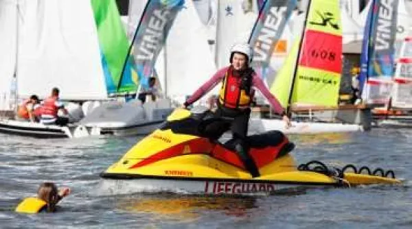 Spetterende watersportbeurs op de werf in Amsterdam
