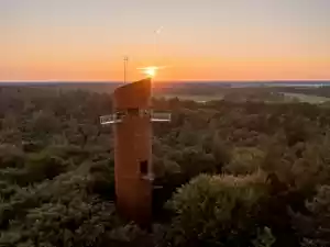 De Bosbergtoren is het hoogste punt van Friesland! Foto: © Wierenga Reclame