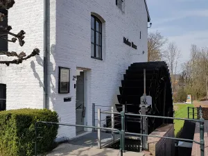 De Pannekoekenmolen Het waterrad van de Pannenkoekenmolen. Foto: DagjeWeg.NL