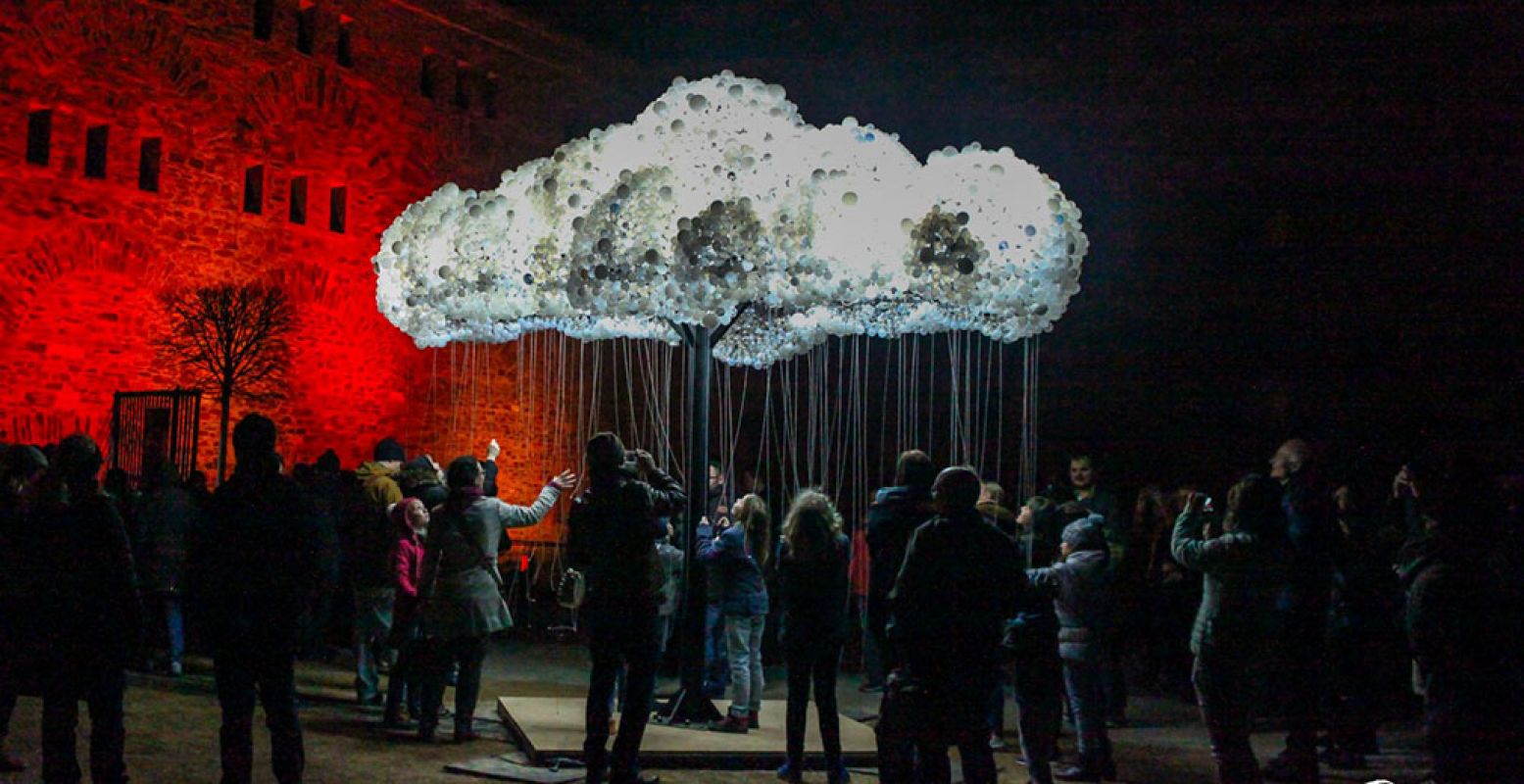 Interactief kunstwerk The Cloud van Caitlind r.c. Brown & Wayne Garrett. Foto: Lumen in Art