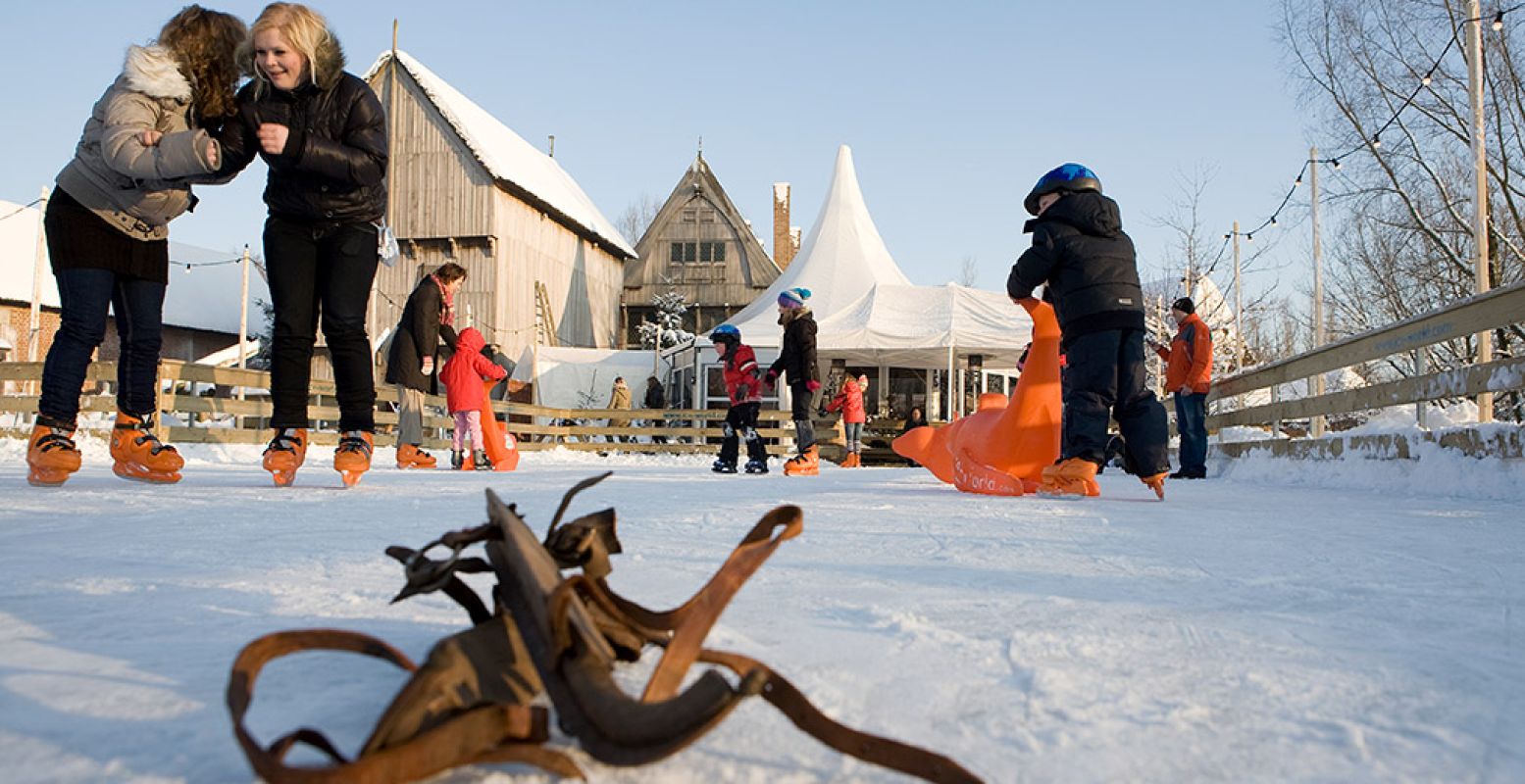 Ga bijvoorbeeld lekker schaatsen op de ijsbaan van Archeon op eerste en tweede kerstdag. Foto: Archeon.