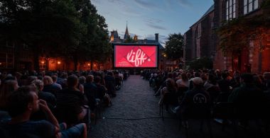 Kijk een film in de buitenlucht van Leiden