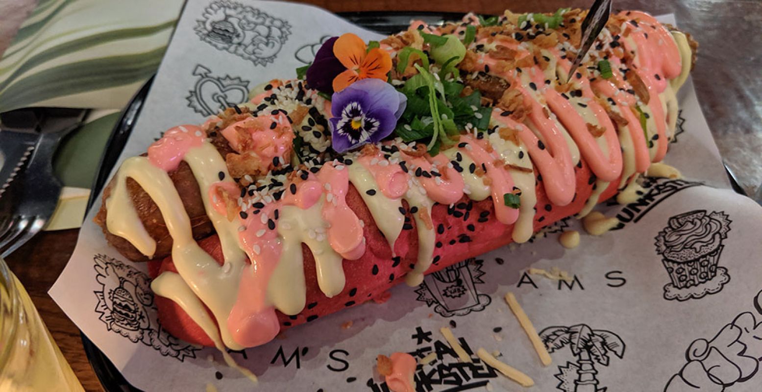 Vegan eten bij de Vegan Junk Food Bar is een ervaring apart. Lekker en fun! Plus heel instagrammable. Foto: Jonna Arendse