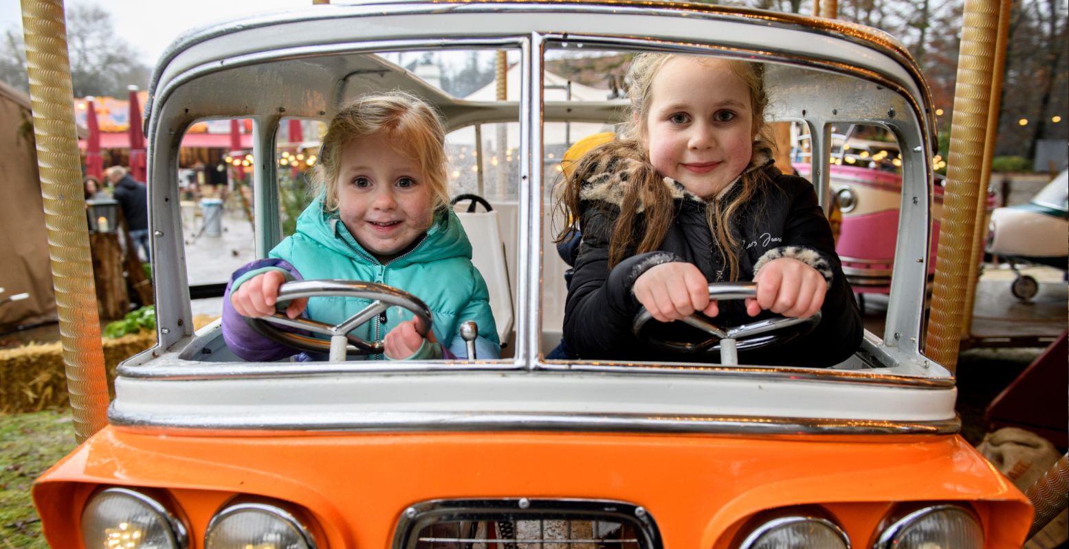 Ouderwets plezier op de Winterkermis. Foto: Nederlands Openluchtmuseum © Mike Bink