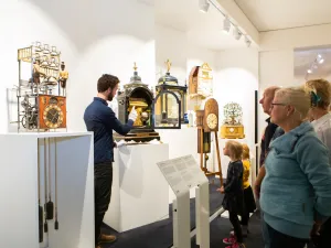 Een enthousiaste gids laat je zien hoe alles werkt. Foto: Museum Speelklok