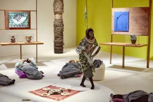 S.M.A.K. toont Grace Ndiritu Healing the Museum Stuart WhippsFoto geüpload door gebruiker.