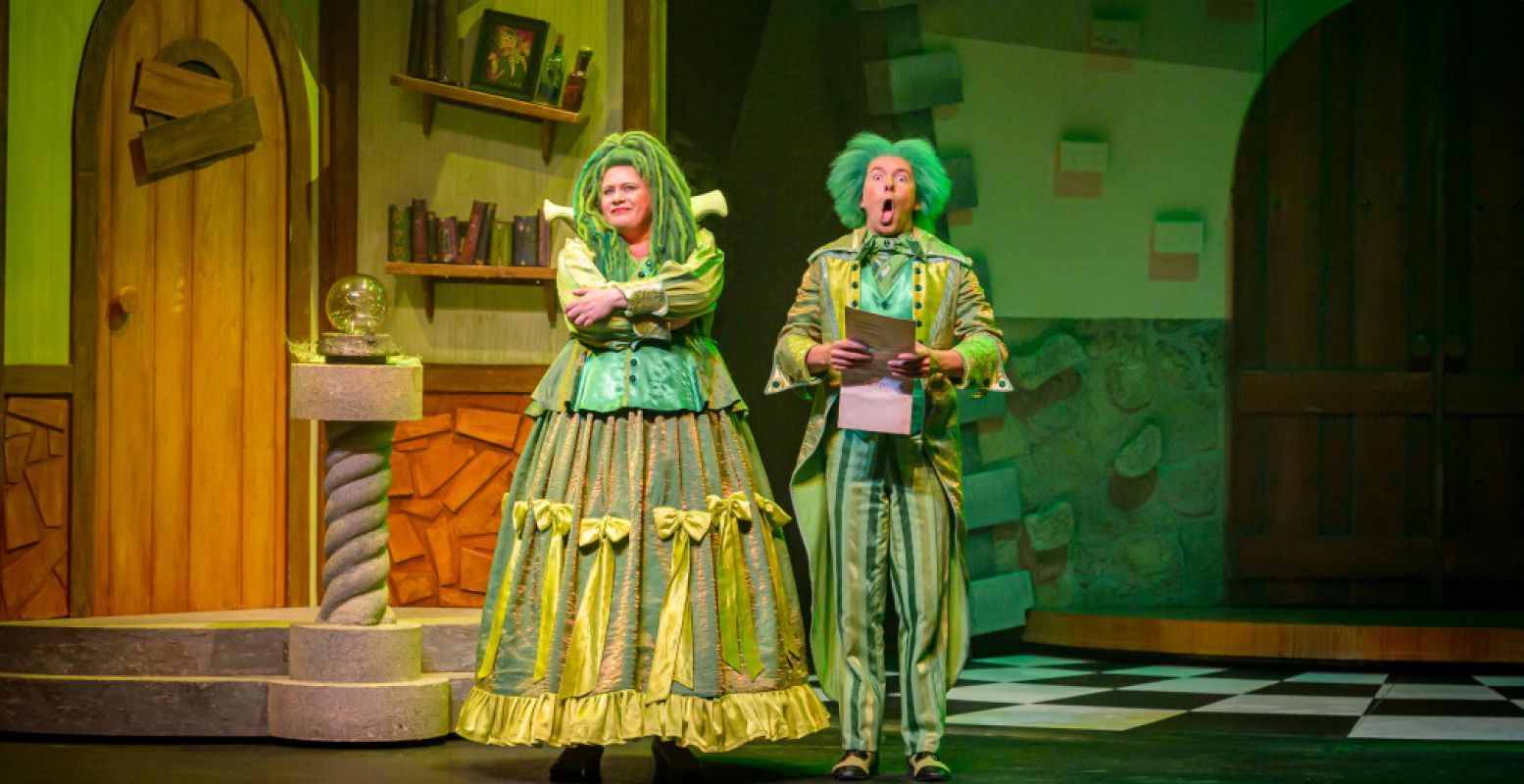 Het tovenaarsduo Titus en Fien brengt humor in Doornroosje de Musical. Foto: Wim Lanser