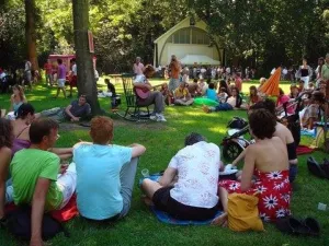 Cultureel genieten onder de bomen