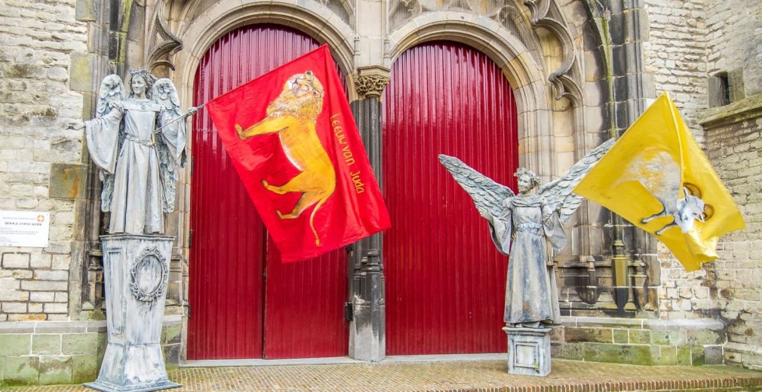 Beleef het verhaal van Pasen in de Grote of Sint Bavokerk in Haarlem. Foto: Wandeltheater Dolorosa