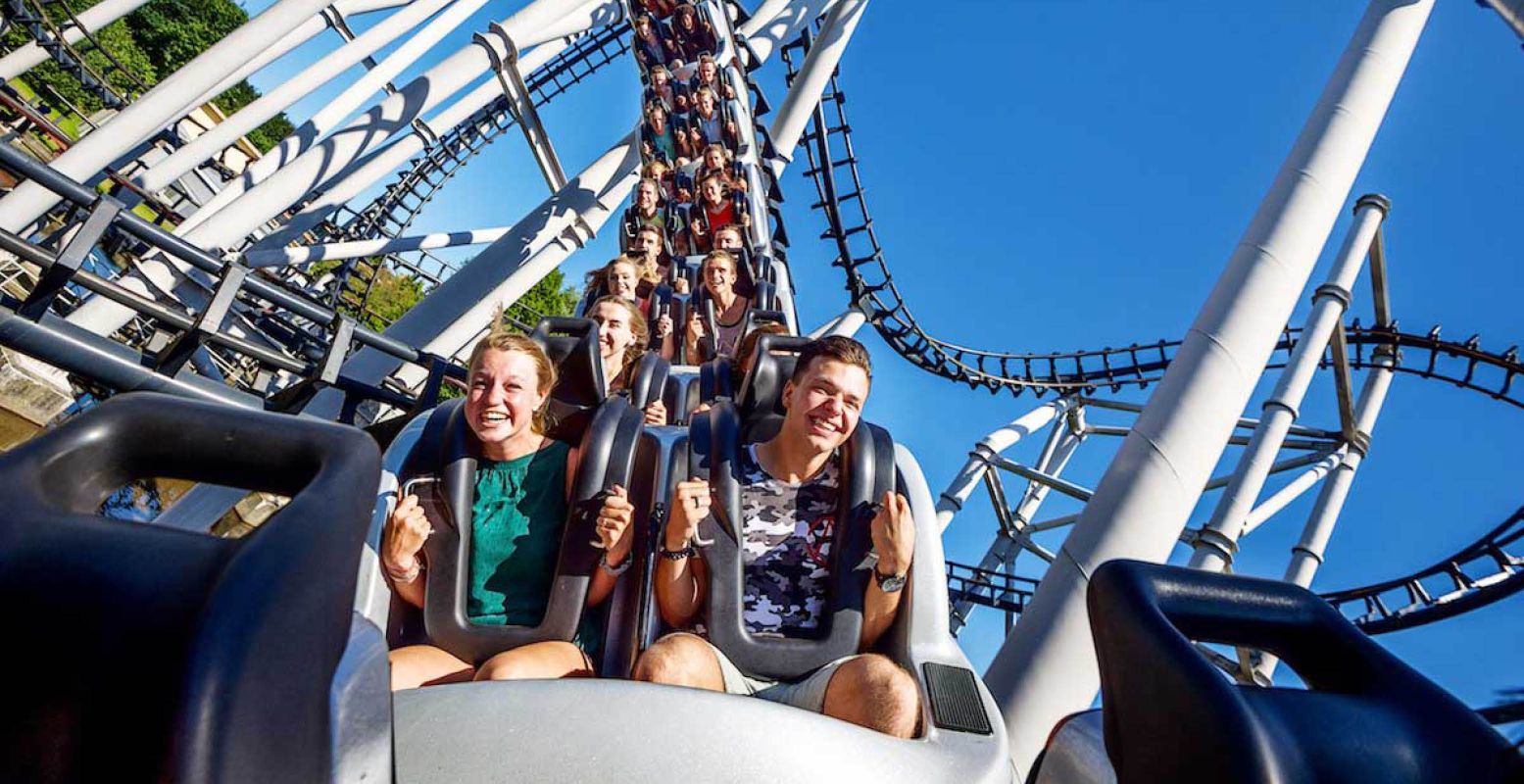 Durf jij in al die snelle achtbanen? Foto: Walibi