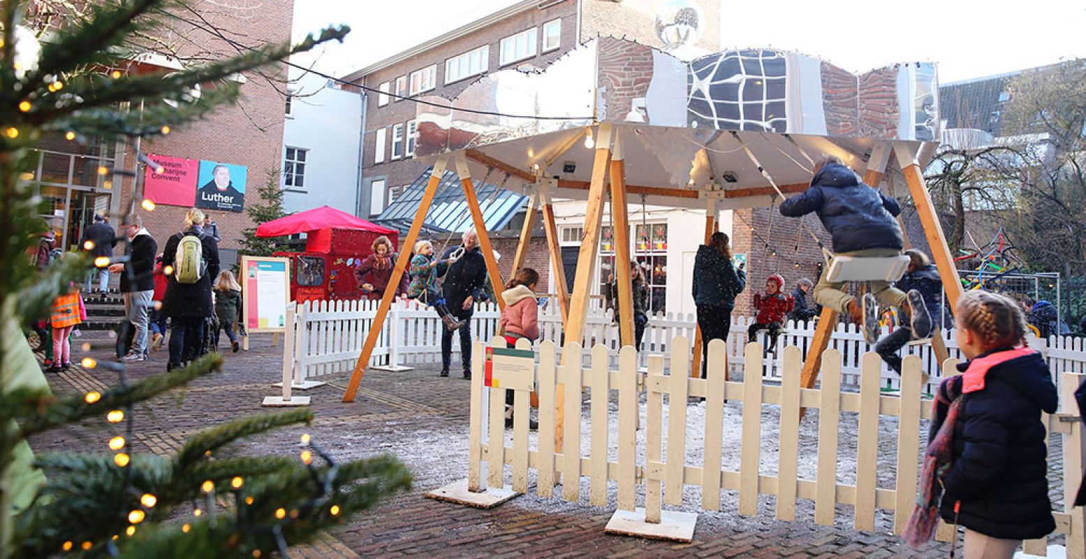 Maak zelf sneeuw terwijl je schommelt! Foto: Kris van Veen