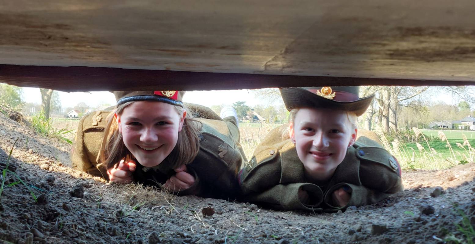 Doe samen met kinderen een speurtocht langs de unieke Grebbelinie. Foto: Stichting RBT-HV Doe samen met kinderen een speurtocht langs de unieke Grebbelinie. Foto: Stichting RBT-HV
