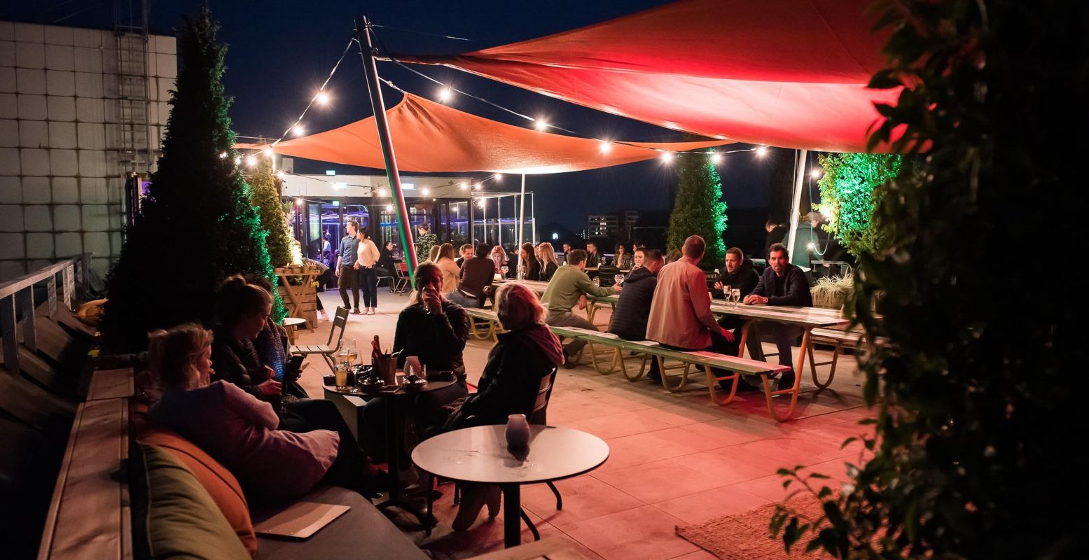 Eindig je avontuur op het dak bij Rooftopbar Mauve. Foto: Rooftopbar Mauve