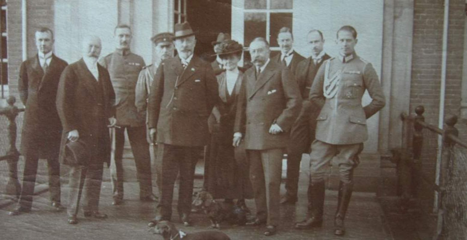 De keizer, keizerin, graaf Bentinck en hun gezelschap. Foto: Kasteel Amerongen