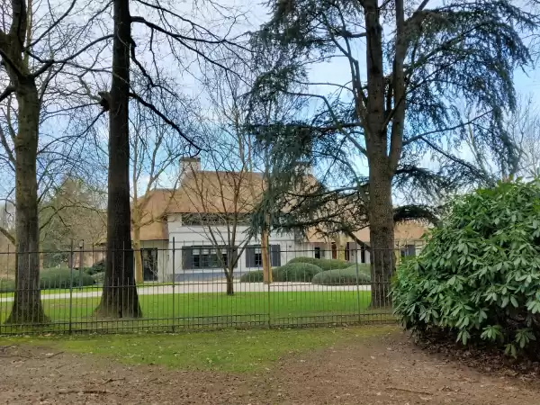 Puzzel jezelf door de Gooise villawijken. Foto: Puzzeluitje.nl