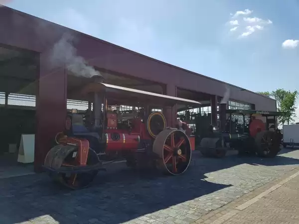 Fraaie stoomwalsen bij het Mechanisch Erfgoed Centrum. Foto: Mechanisch Erfgoed Centrum Fraaie stoomwalsen bij het Mechanisch Erfgoed Centrum. Foto: Mechanisch Erfgoed Centrum