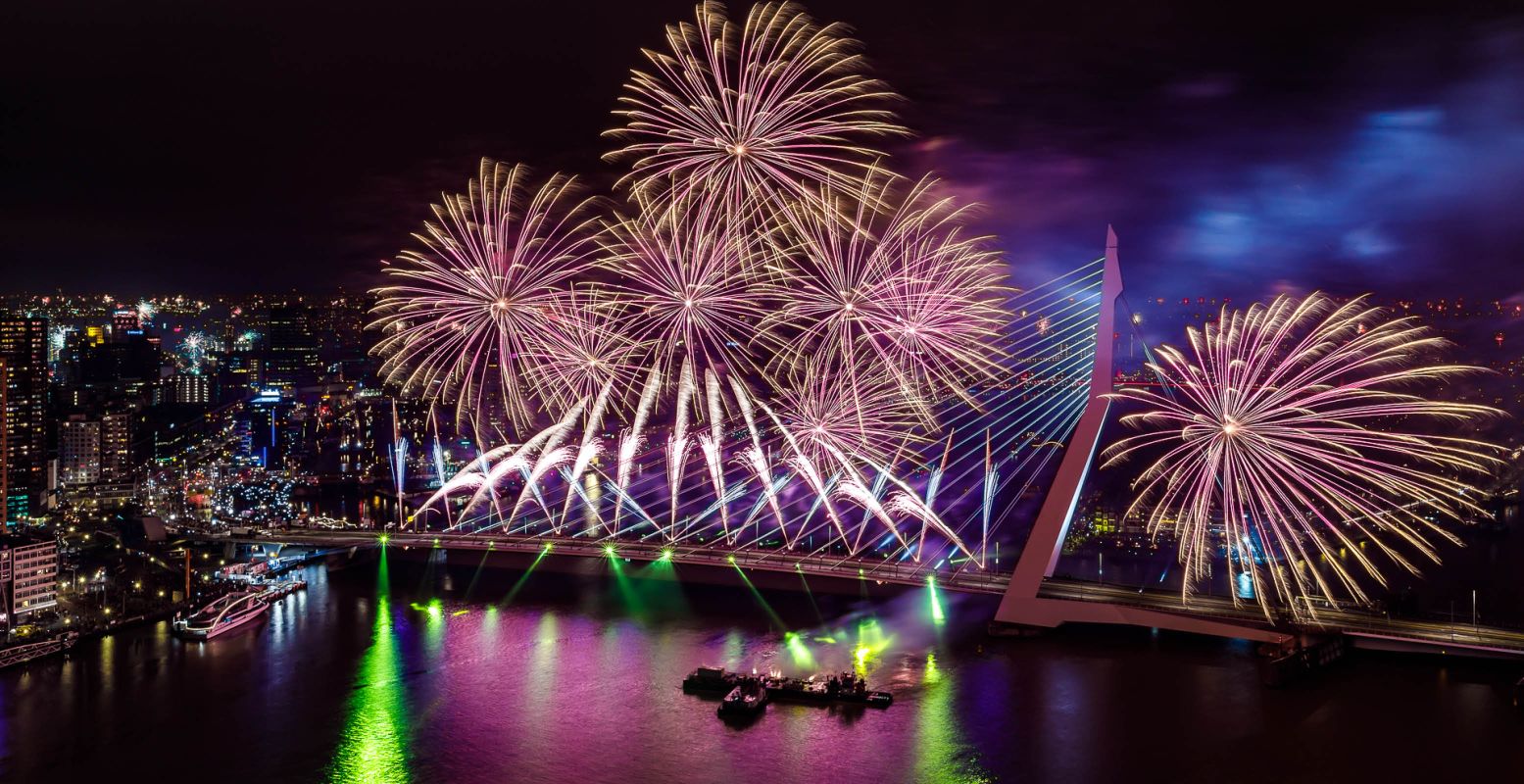 Rotterdam maakt één groot feest van de jaarwisseling! Foto: Het Nationale Vuurwerk © Peter Bezemer