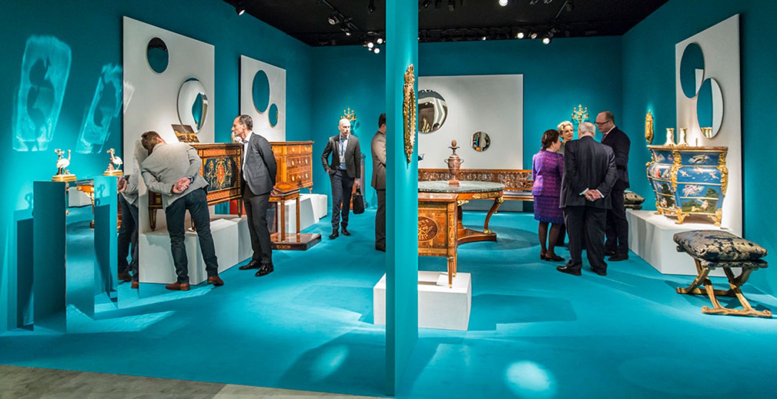 Bewonder bijzonder antiek op TEFAF Maastricht. Foto: Natascha Libbert, BURZIO stand 167, TEFAF 2018, gecropt voor DagjeWeg.NL.