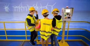 Als trainee aan boord in de Offshore Experience Leer hoe je een windmolen plaatst. Foto: Maritiem Museum - Marco De Swart