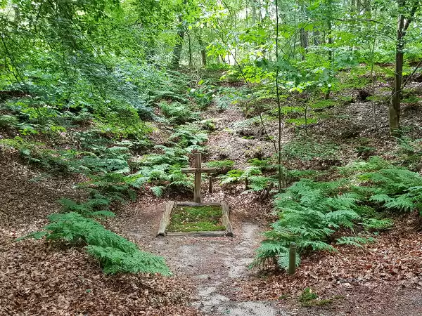 Het graf van de kluizenaar op Landgoed Vilsteren. Foto: DagjeWeg.NL