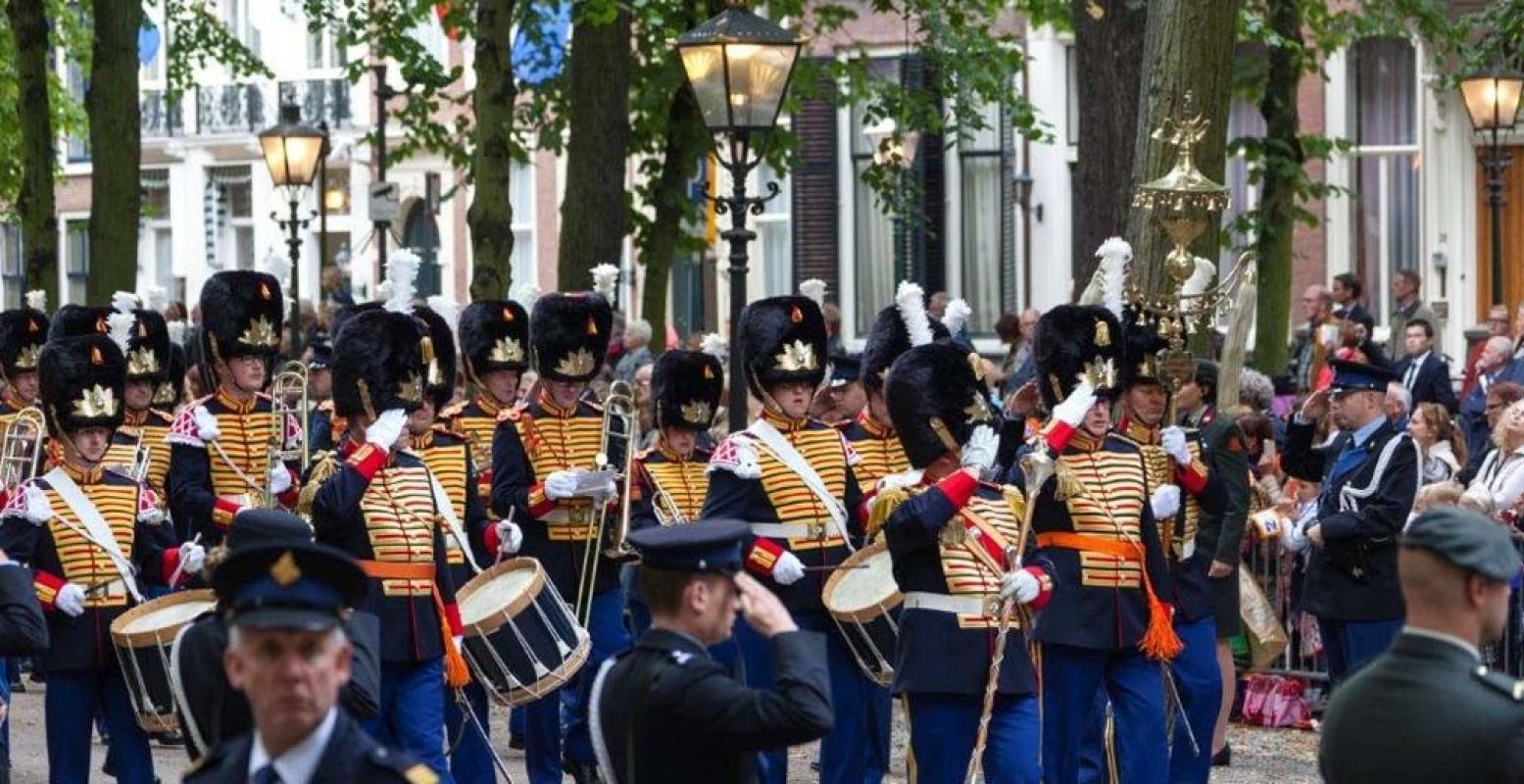 Regimentsfanfare Garde Grenadiers en Jagers in de koninklijke stoet op Prinsjesdag. Foto: © Prinsjesfestival