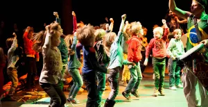 Kindermuziekweek 2023 Zing en dans tijdens toffe optredens en voorstellingen. Foto: Kindermuziekweek © Willem SchalekampFoto geüpload door gebruiker.