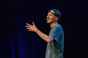 Davey Turnhout | Niet normaal gelukkig Fotograaf: Jaap Reedijk Foto geüpload door gebruiker.