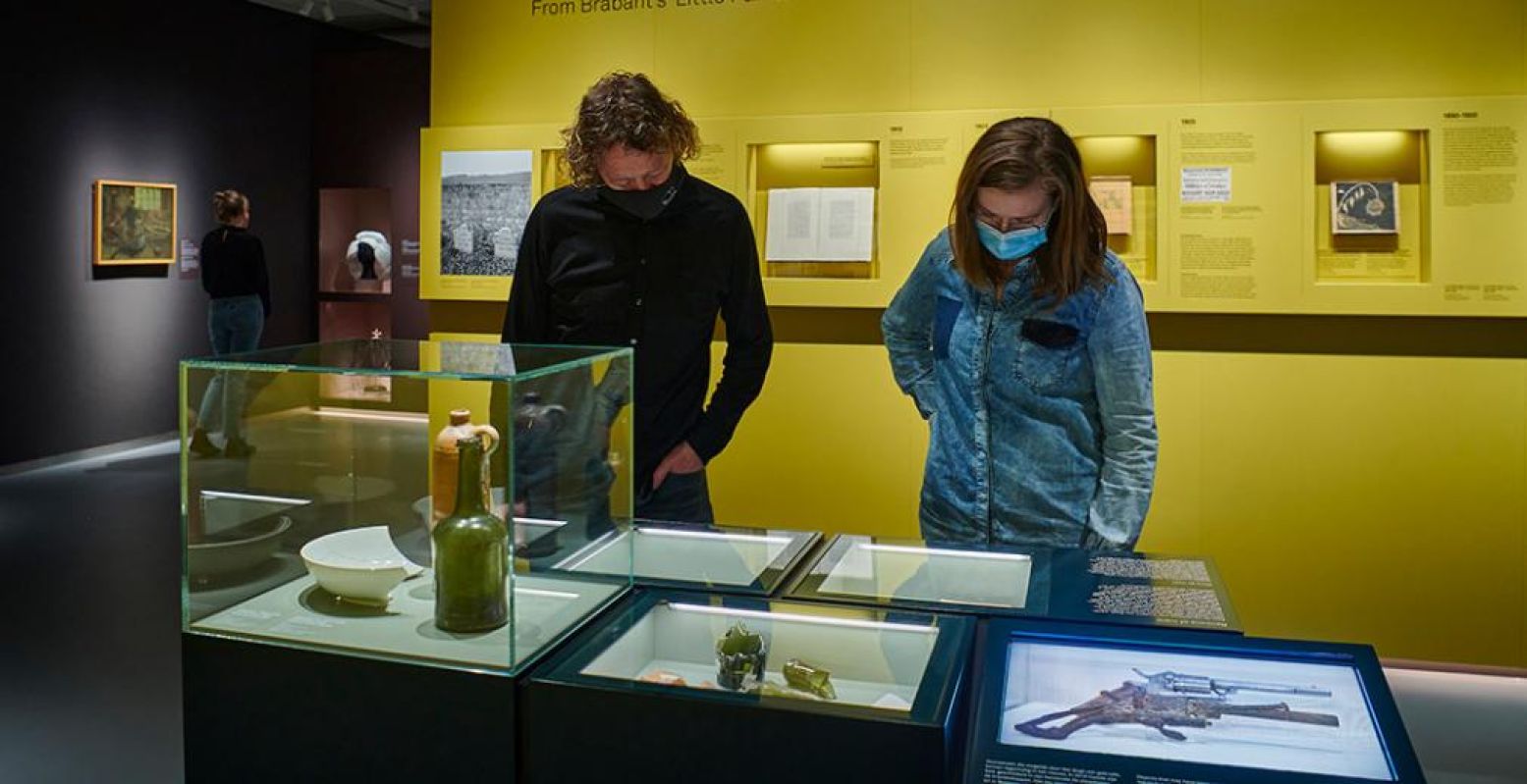 Ontdek de jonge Van Gogh zelf in zijn brieven, persoonlijke documenten, foto's, animaties en andere objecten. Foto: Het Noordbrabants Museum © Jan-Kees Steenman