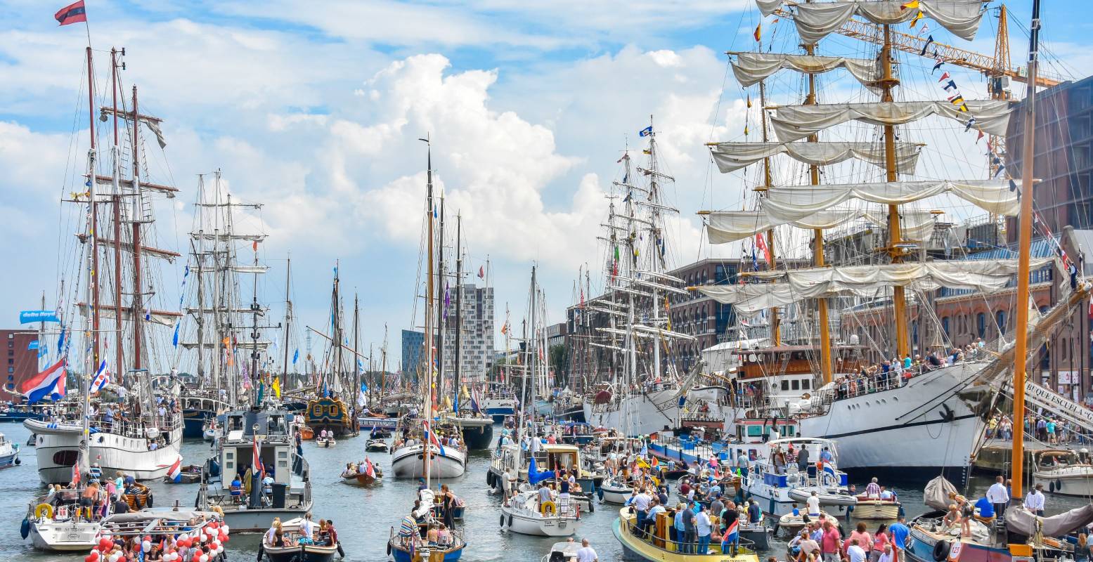 Ga mee op een verwonderlijke reis door maritieme historie tijdens SAIL Amsterdam. Foto: SAIL Amsterdam © Roel Vincken Ga mee op een verwonderlijke reis door maritieme historie tijdens SAIL Amsterdam. Foto: SAIL Amsterdam © Roel Vincken
