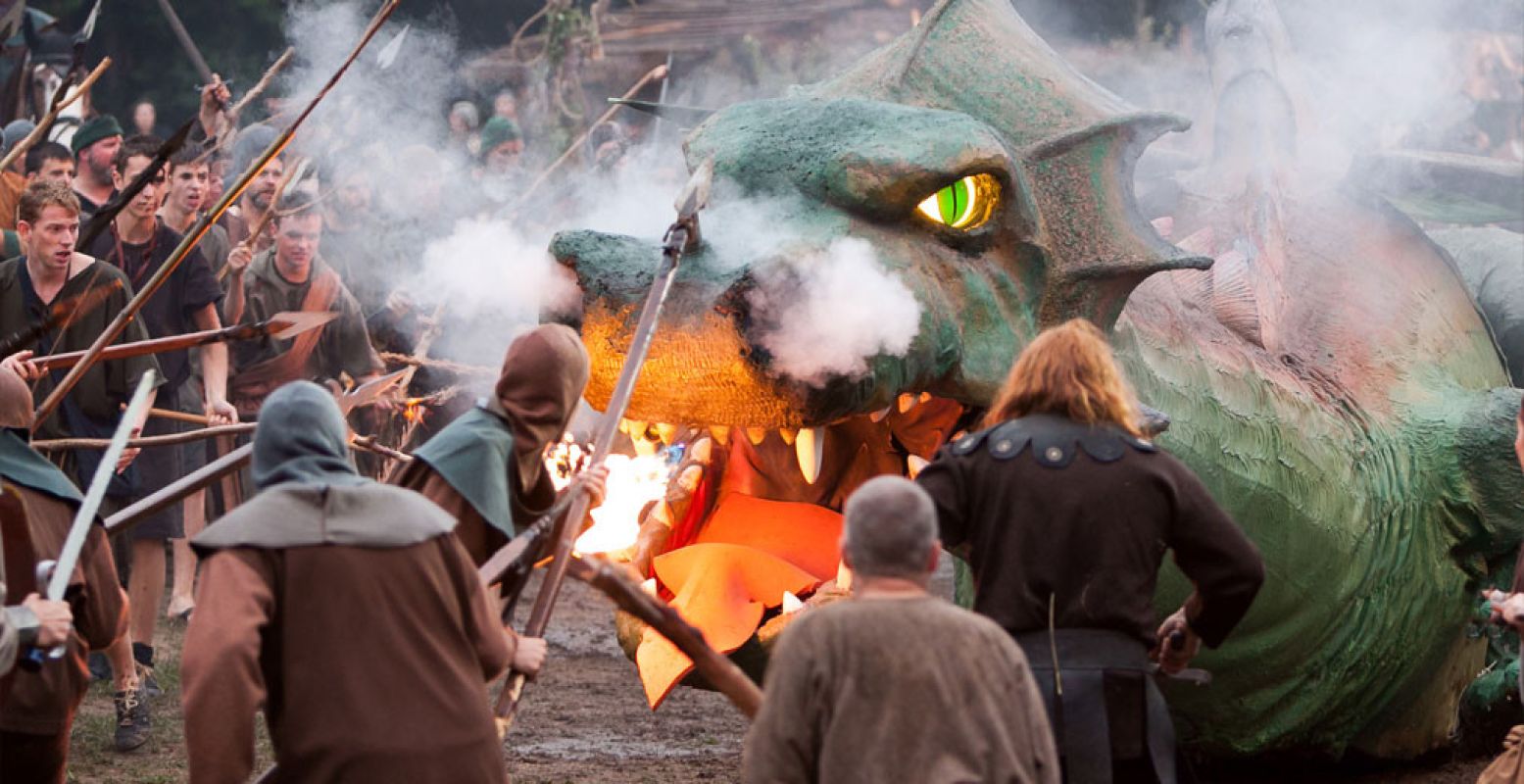 De gevreesde draak spuwt echt vuur. Foto: Patrick Aspers, Stichting Draaksteken