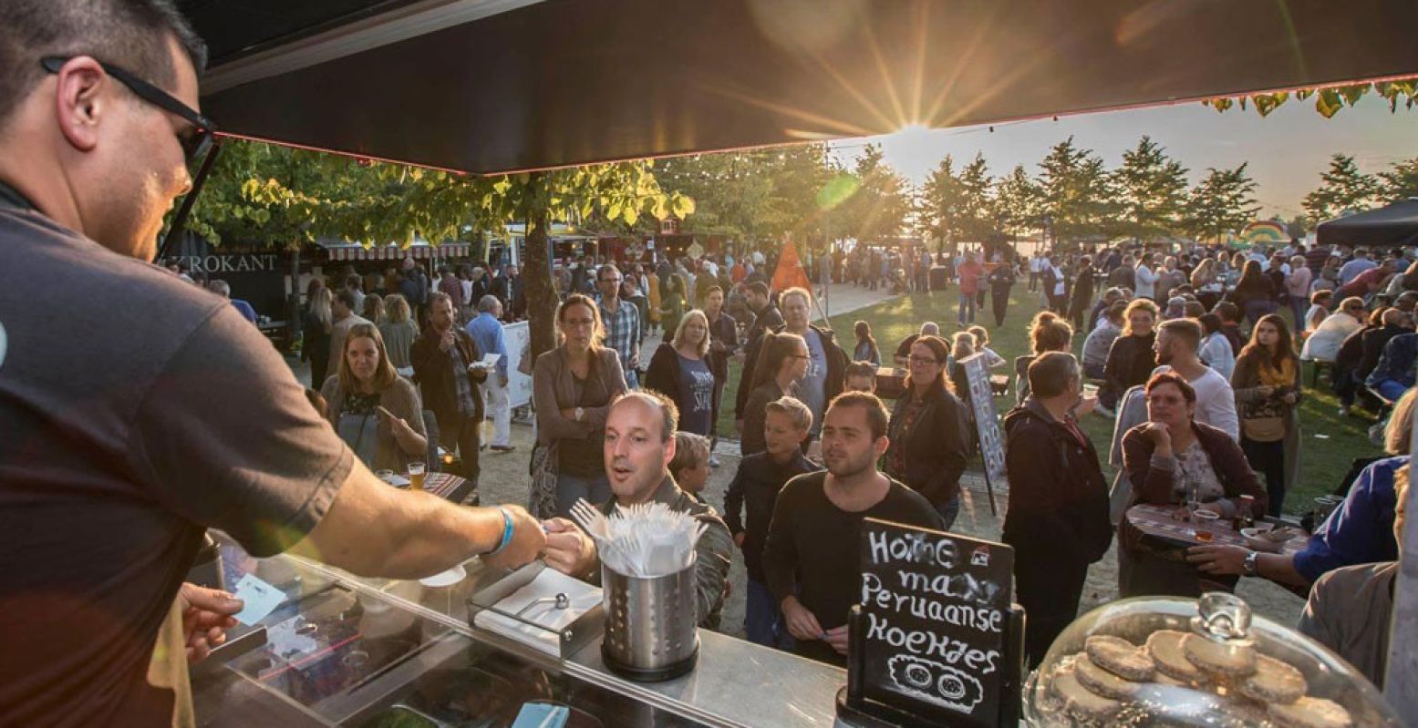 Proef alles op het Schoolakkerplein in Breda. Foto: De Foodstoet