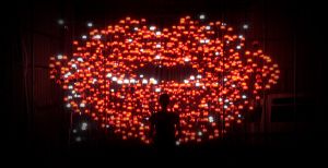 Over de foto: Beeld: Desire van UxU Studio, nog in de werkplaats. Foto: Amsterdam Light Festival. Beeld: Desire van UxU Studio, nog in de werkplaats. Foto: Amsterdam Light Festival.