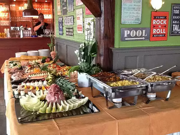 Geniet na de tocht van een buffet. Foto: De Rietstulp