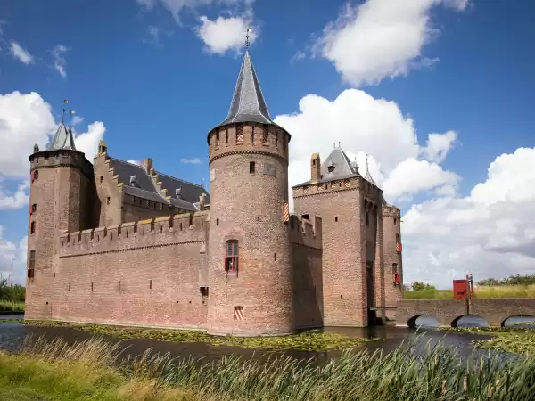 Bewonder het prachtige slot. Foto: Muiderslot