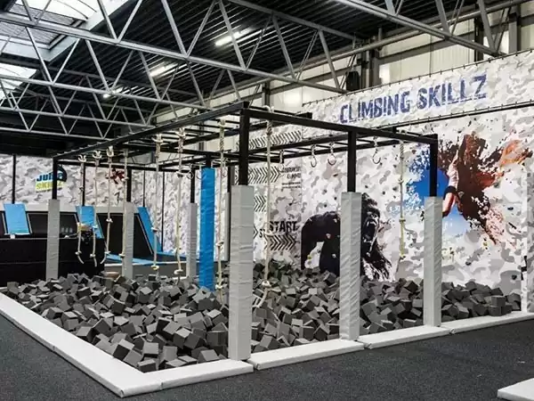 Trotseer spannende obstakels. Foto: JumpSkillz/ObstacleSkillz Purmerend. Trotseer spannende obstakels. Foto: JumpSkillz/ObstacleSkillz Purmerend.