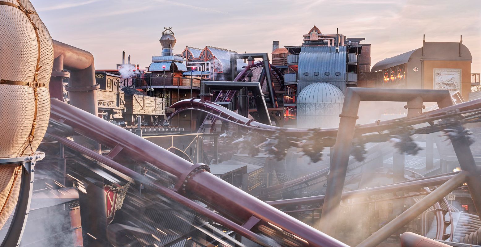 In vliegende vaart door steampunk gebied Rookburgh. Foto: Phantasialand