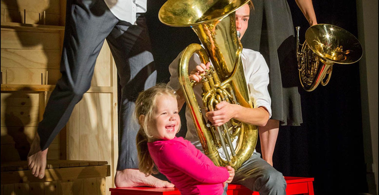 Vier een feestje en beleef knotsgekke kindershows op het Schiedams Kinderfestival - helemaal gratis voor kids. Foto: Saris & den Engelsman.