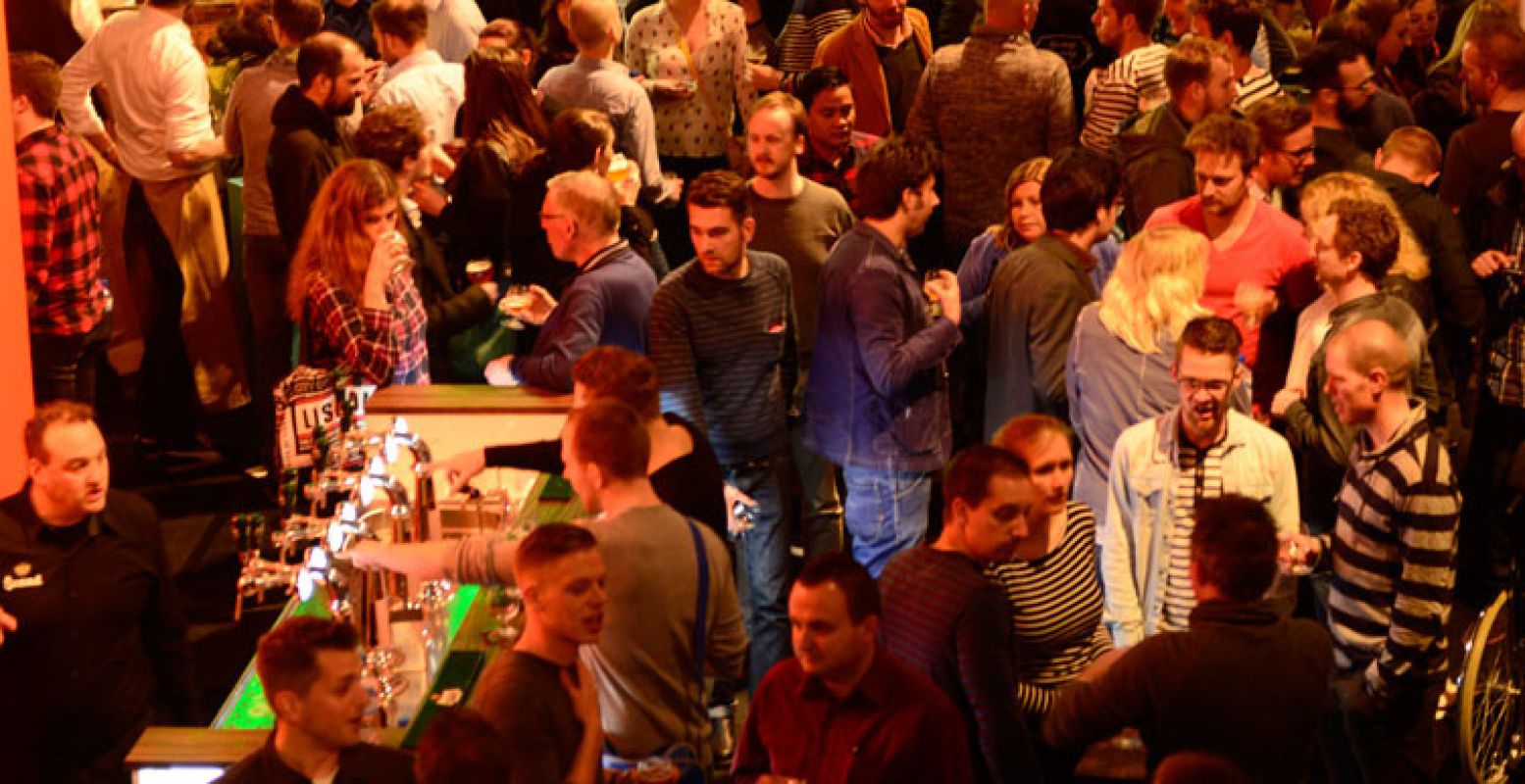 Bierliefhebbers in de Martinikerk Groningen. Foto: Bierfestival Groningen.