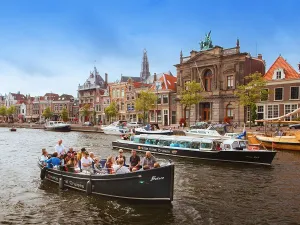 Genieten in Haarlem! Foto: Smidtje Canal Cruises