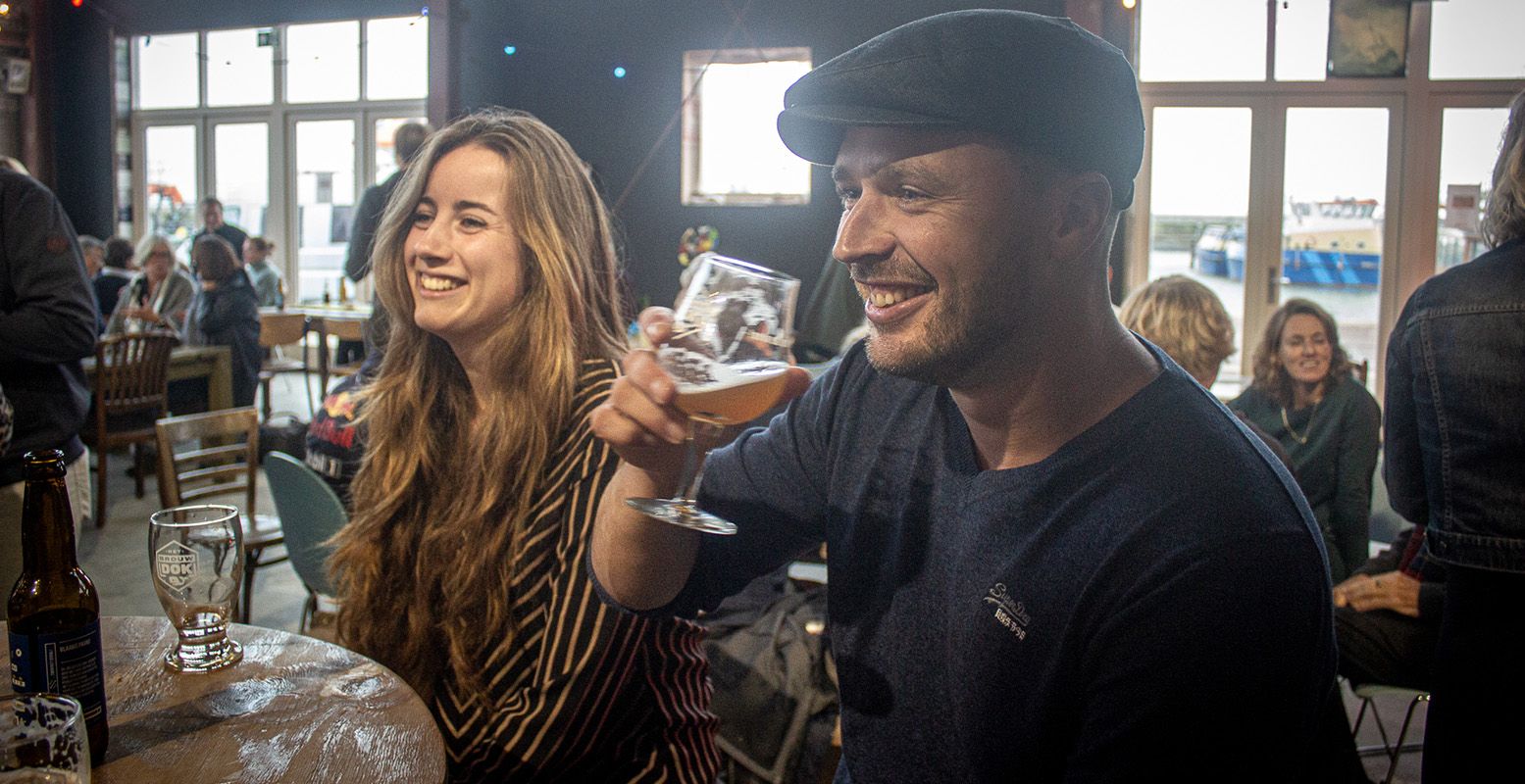 Proef zo'n bijzonder Fries biertje van Het Brouwdok in hun Proeflokaal en ga mee op een rondleiding. Foto: Het Brouwdok © Carlien Bootsma